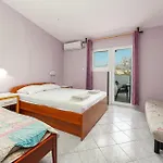 Apartament Amazing In Pag With House Sea View