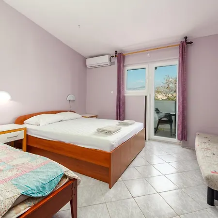 Appartamento Amazing In Pag With House Sea View
