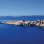 Apartment Amazing In Pag With House Sea View *