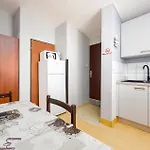 Apartment Amazing In Pag With House Sea View *